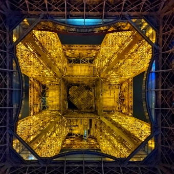 Tour Eiffel, from underneath