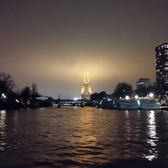 Tour Eiffel, from further along La Seine