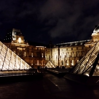 La Louvre at night